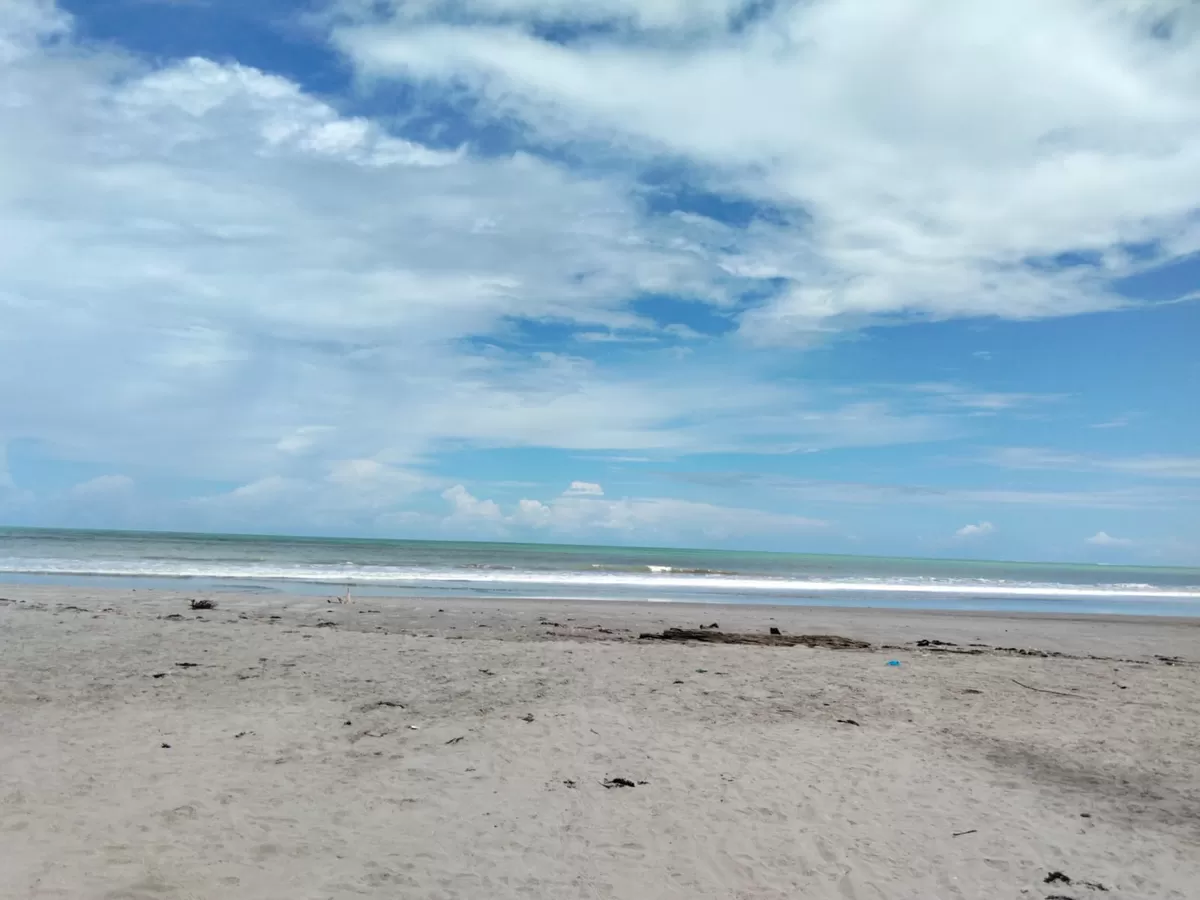 Pantai Binasi, Kecamatan Sorkam, Kabupaten Tapanuli Tengah, Sumatera Utara (Jhon Henri Silaban Nawacita)