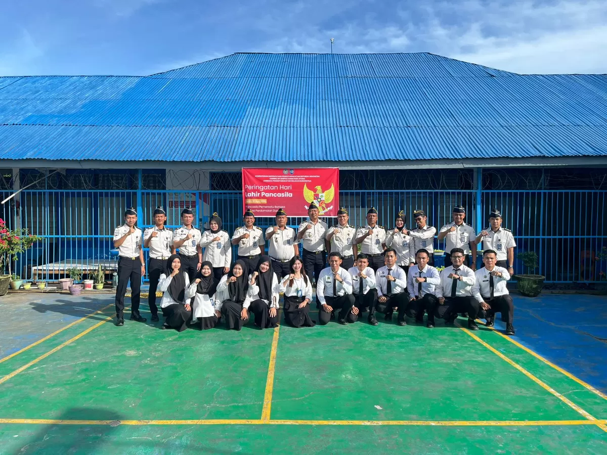 Pegawai Lapas Gunungtua Saat Upacara Peringatan Hari Lahir Pancasila