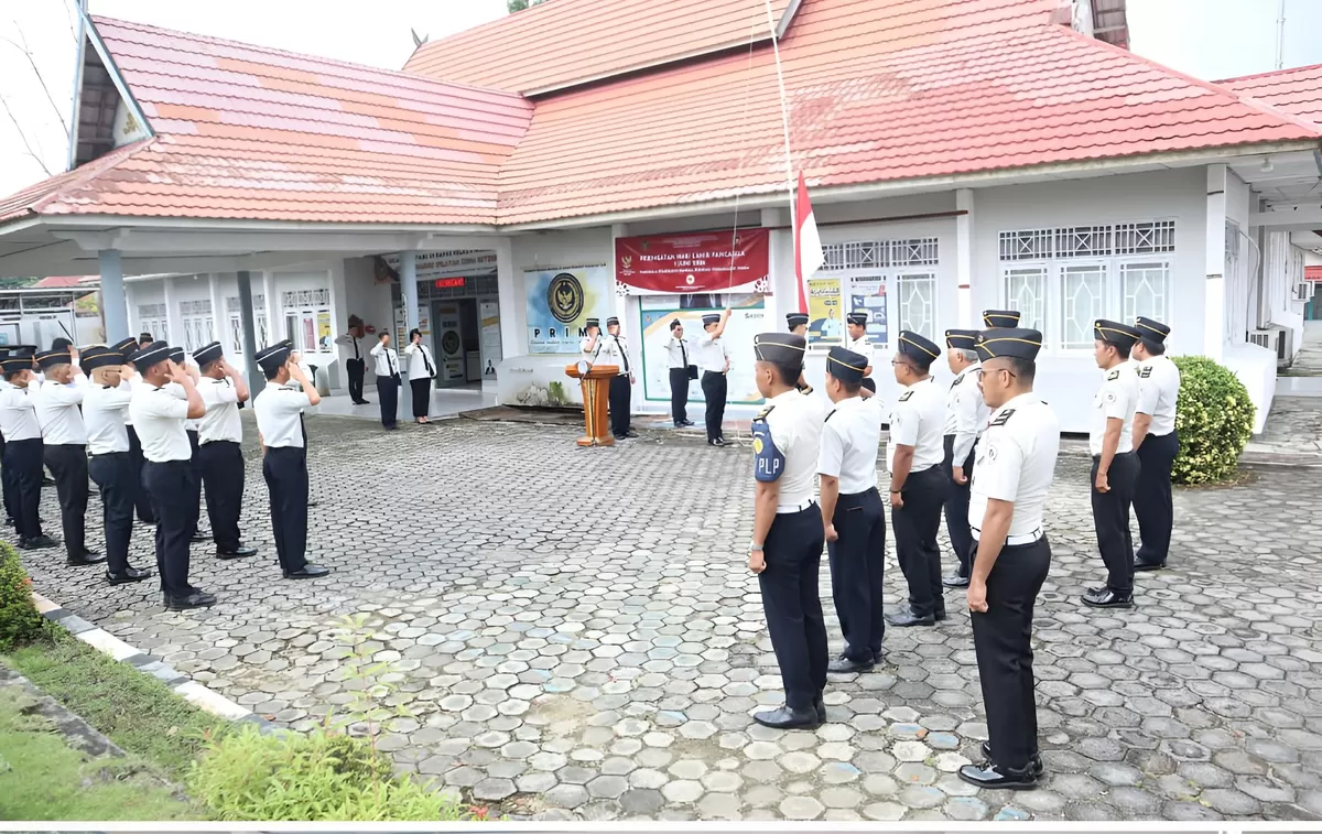 Kabapas Muara Teweh dan Jajaran Saat Upacara Peringatan Hari Lahir Pancasila