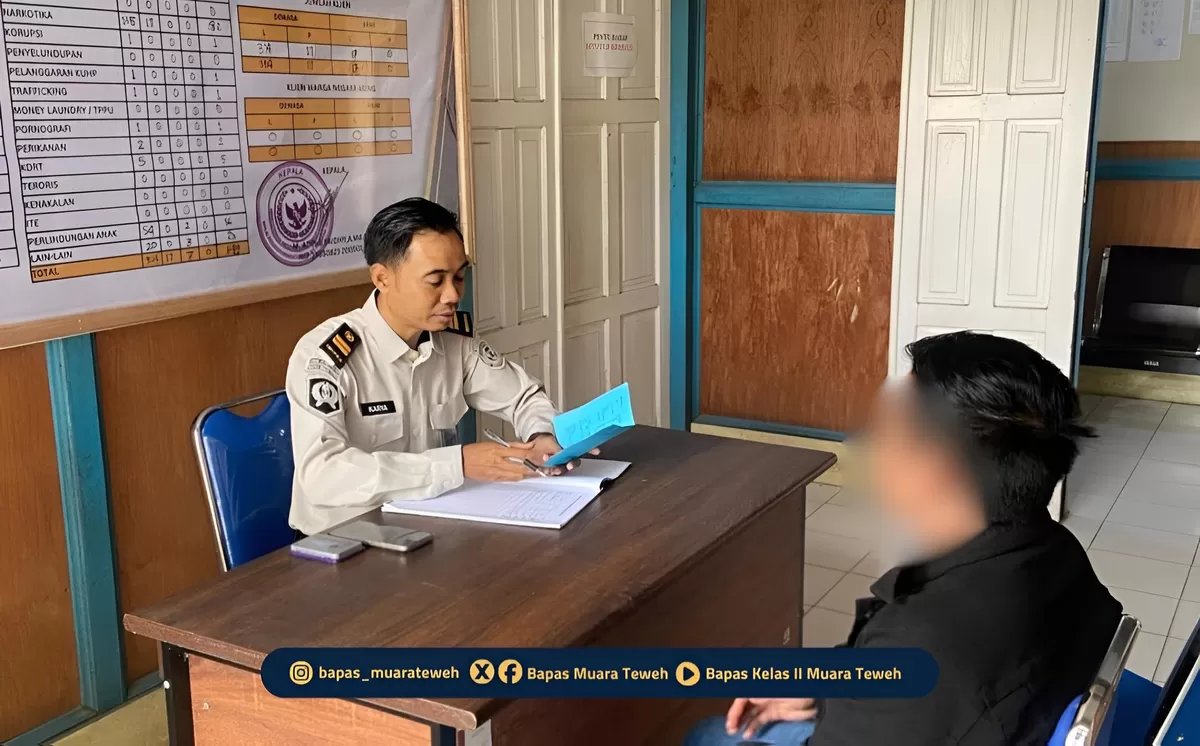 Petugas Bapas Muara Teweh Bersama Klien Wajib Lapor 