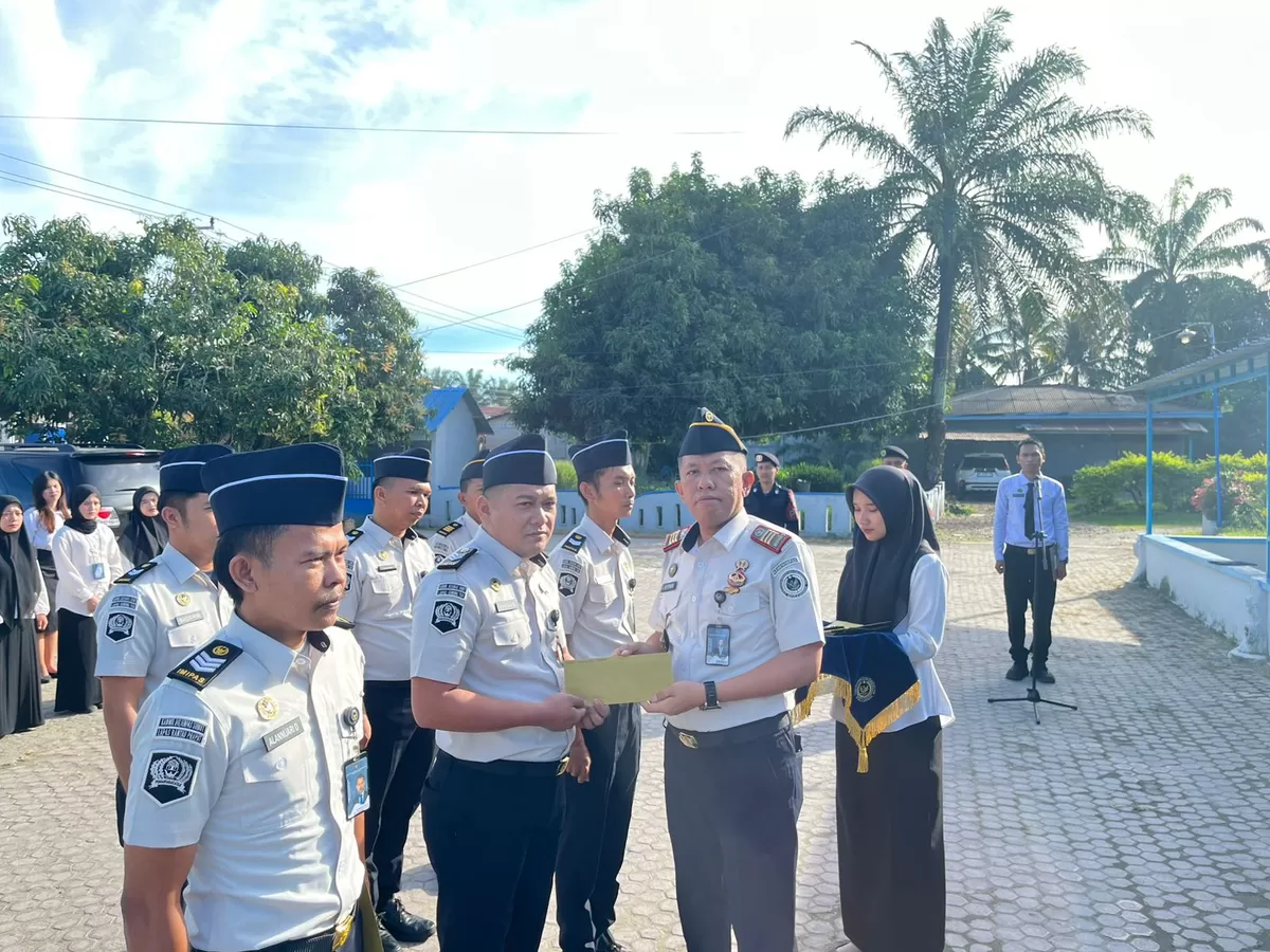 Kalapas Gunungtua Bersama Pegawai Naik Pangkat