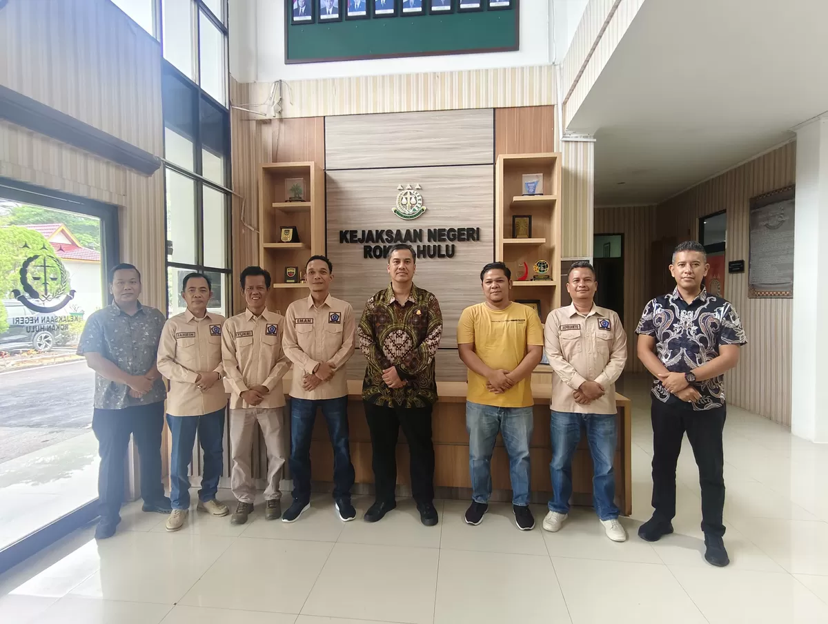 Foto PJI Audiensi ke Kejari Rokan Hulu Tekankan Pentingnya Informasi Berimbang, Fredy Feronico Simanjuntak Akui Senang Dekat Dengan Wartawan  (NAWACITAPOST.COM)
