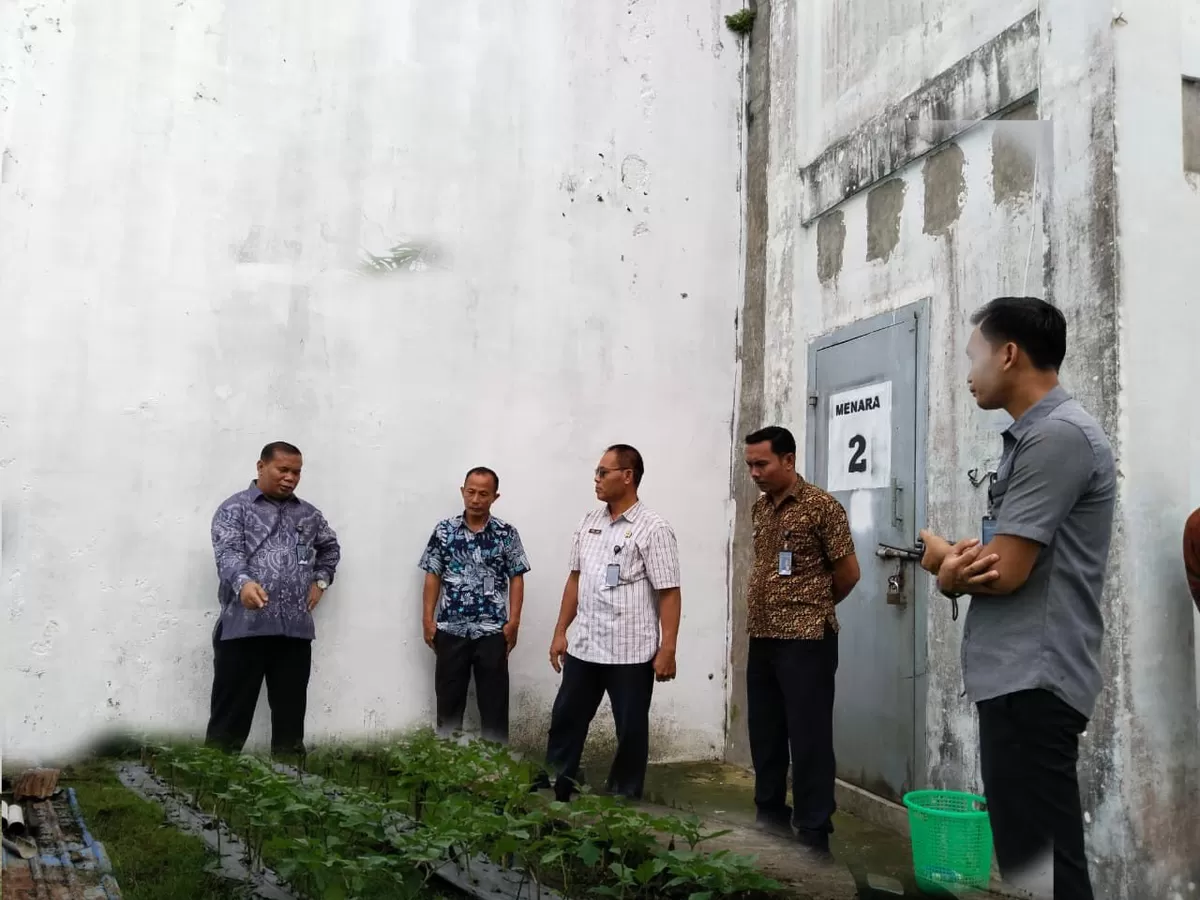Kalapas Gunungsitoli dan Jajaran Saat Tinjau Kegiatan Program Ketahanan Pangan