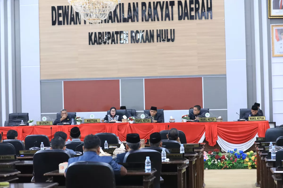 Foto Dihadiri Bupati, Forkopimda, DPRD Rokan Hulu Rapat Paripurna Sahkan 3  Ranperda Investasi Dan Produk Hukum Menjadi Perda  (NAWACITAPOST.COM)