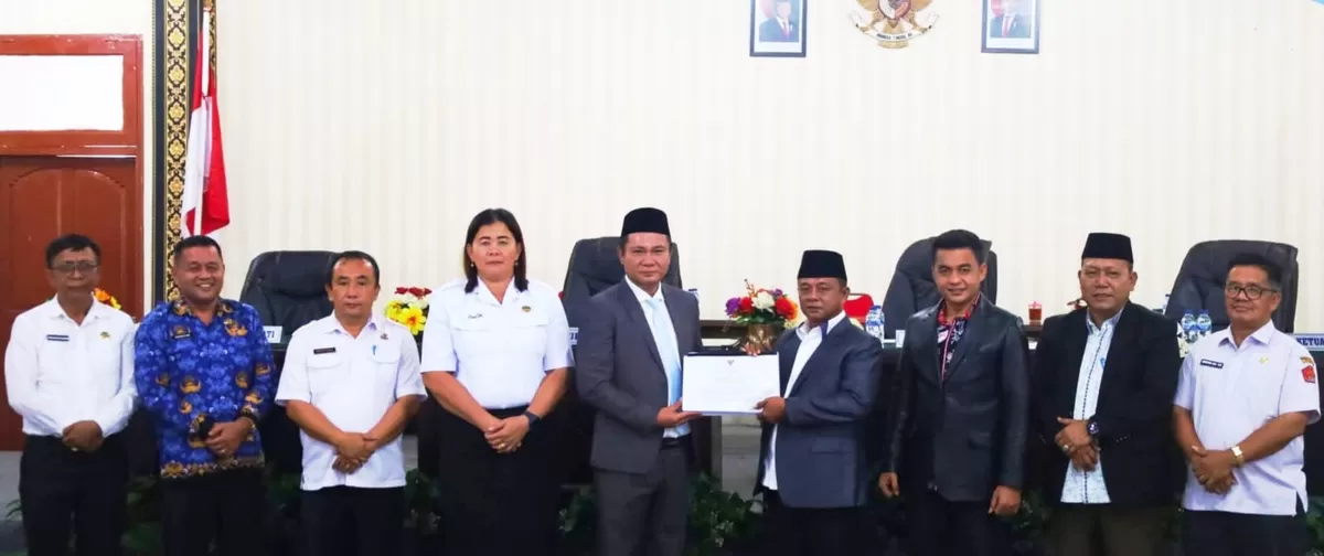 Bupati Nias Barat Saat Kegiatan Ranperda