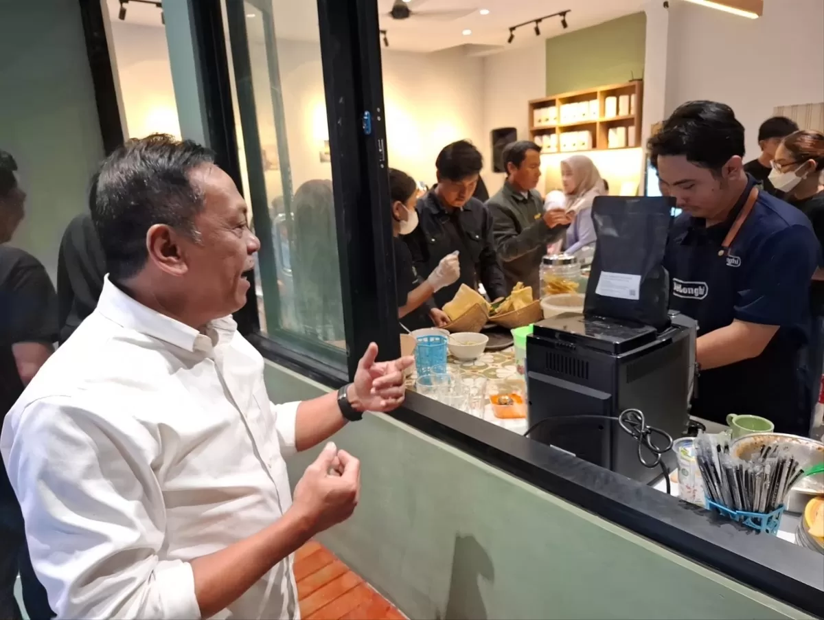 Sekretaris Komisi A DPRD Surabaya, Anas Karno saat ikut dalam launching UMKM 