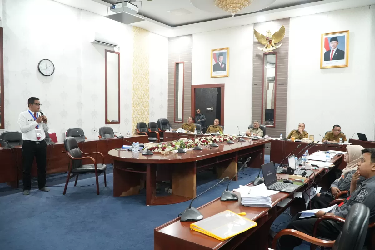 Foto Bupati Anton Dan Panitia Tentang Pemerintah Kabupaten Rokan Hulu, Assesment Manajemen Talenta JPT Pratama, 29 ASN Ikut Serta (Diskominfo Rohul )