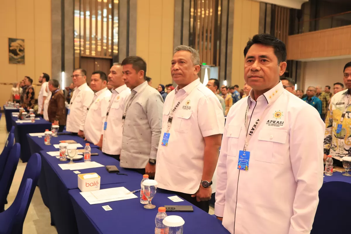 Foto Bersama Bupati Rokan Hulu Anton dan Rombongan Hadiri Acara HUT APKASI ke-26 di Kabupaten Deli Serdang Sumatera Utara  (Diskominfo Rohul )