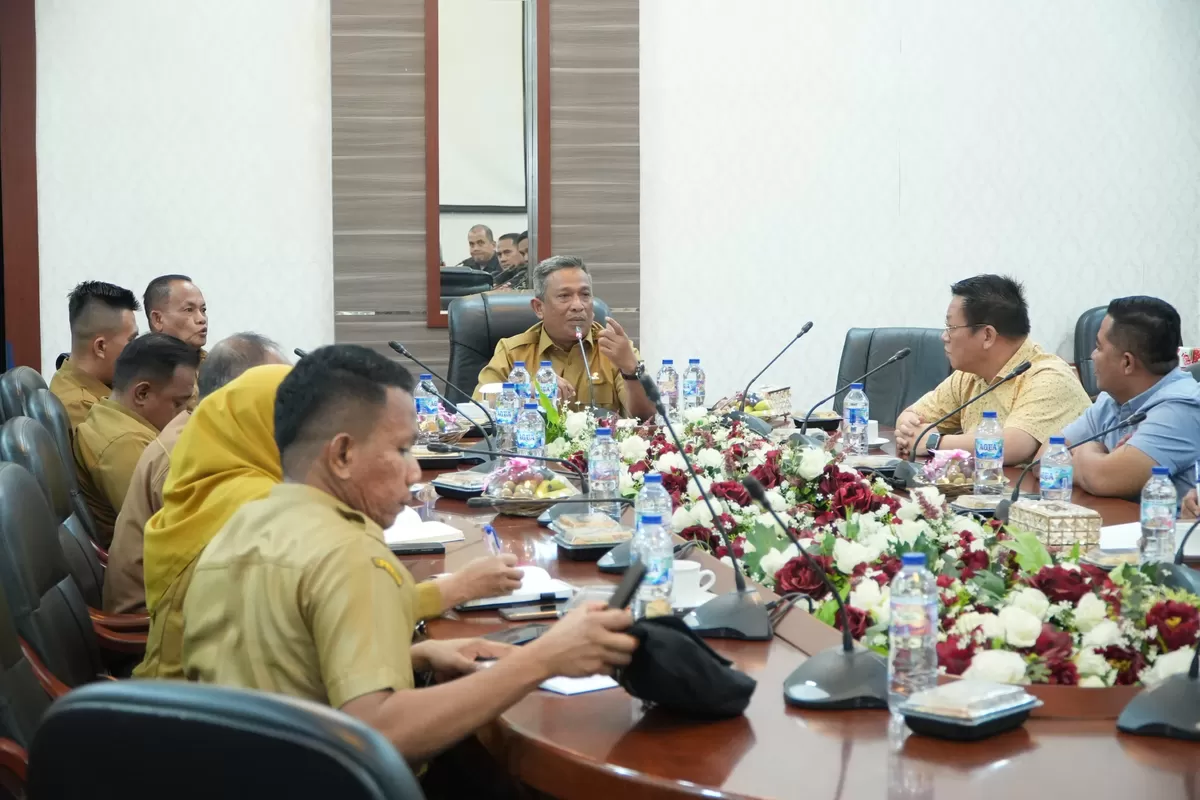 Foto Pertemuan Bupati Anton Dengan  Owner PT Inovasi Wahana AnakOwner PT Inovasi Wahana Anak Tentang Wahana Bermain Modern Sdi Pasar Modern Pasir Pengaraian  (Diskominfo Rohul )