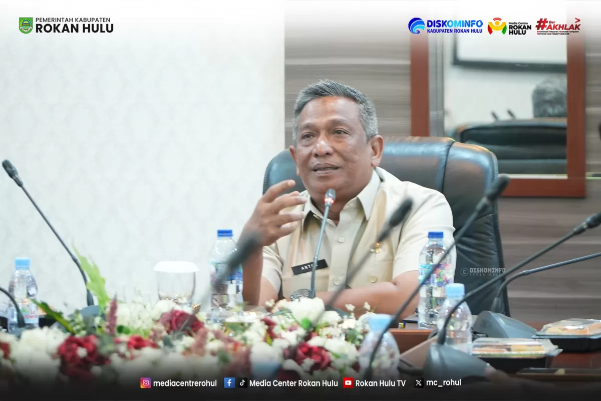 Foto Bupati Rokan Hulu Anton Support Mahasiswa Teknik Universitas Pasir Pengaraian   (Diskominfo Rohul )