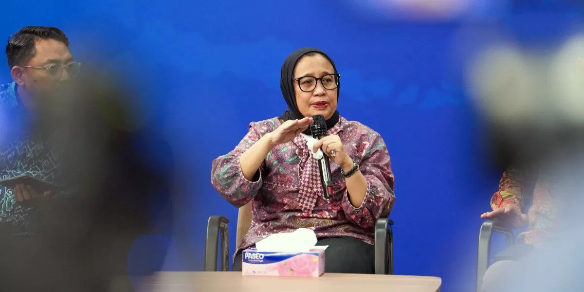 Nanik S Deyang yang mengaku diteror hingga mengganti kontaknya selama menjabat sebagai Kepala BGN. (Dok. BGN)