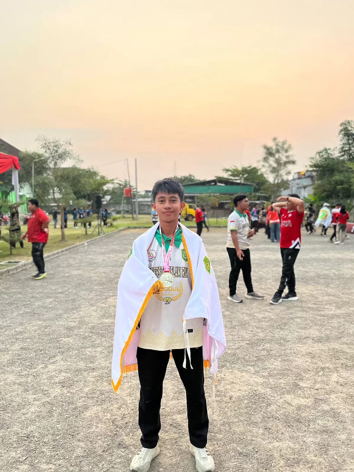 Foto Putra Nias Ancelmus Nduru Bawa Pulang Perak, UIR Raih Prestasi di Panggung Nasional Petanque Untuk Provinsi Riau