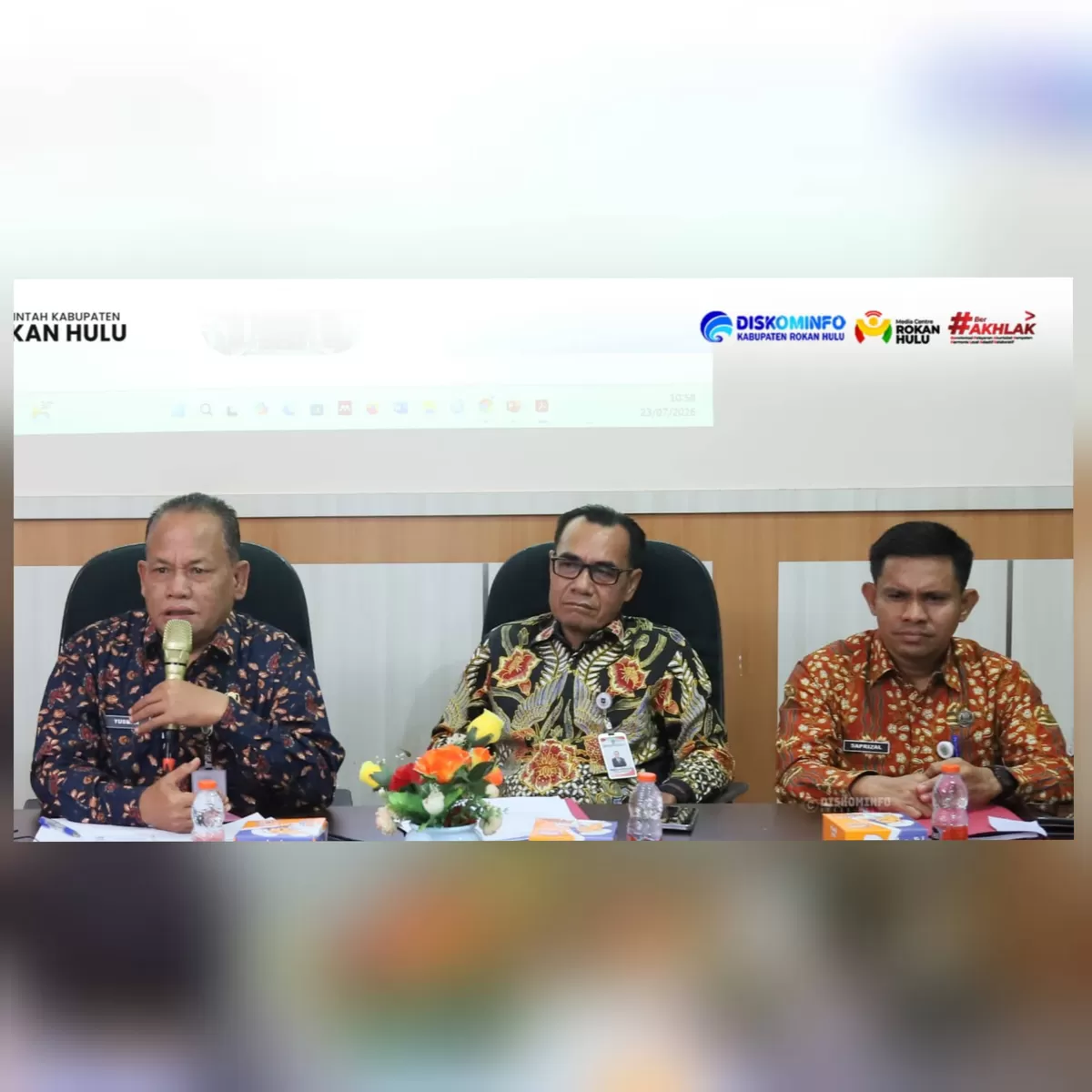 Foto Acara Talk Show Serambi Nogori: Sekda Yusmar dan Kadis Suharman Paparkan Program Prioritas, Evaluasi MTQ dan Transparansi Anggaran Haji 2026 (Diskominfo Rohul )
