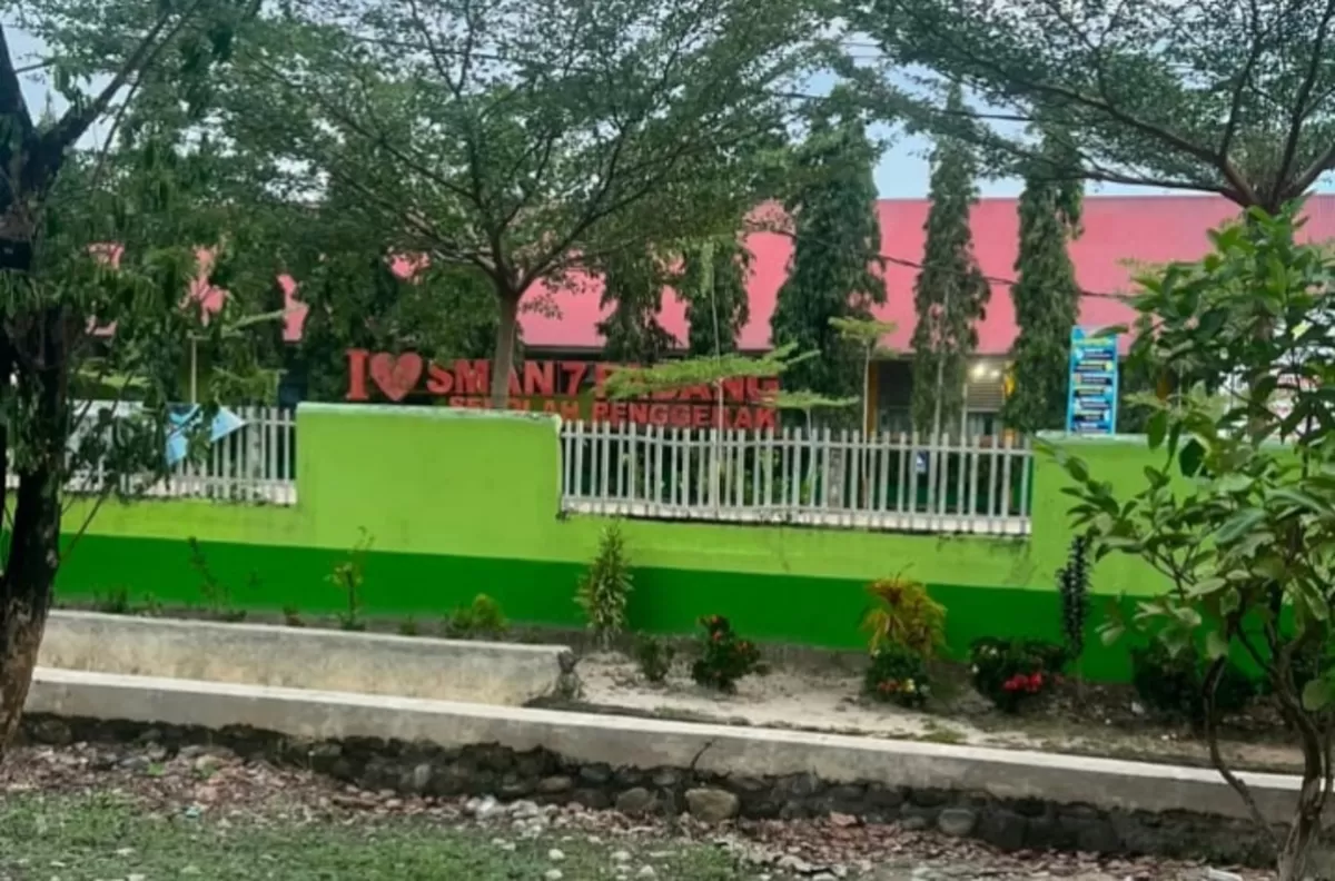 Tampak depan SMAN 7 Padang, Sumatera Barat (Tim Media Nawacita Indonesia)