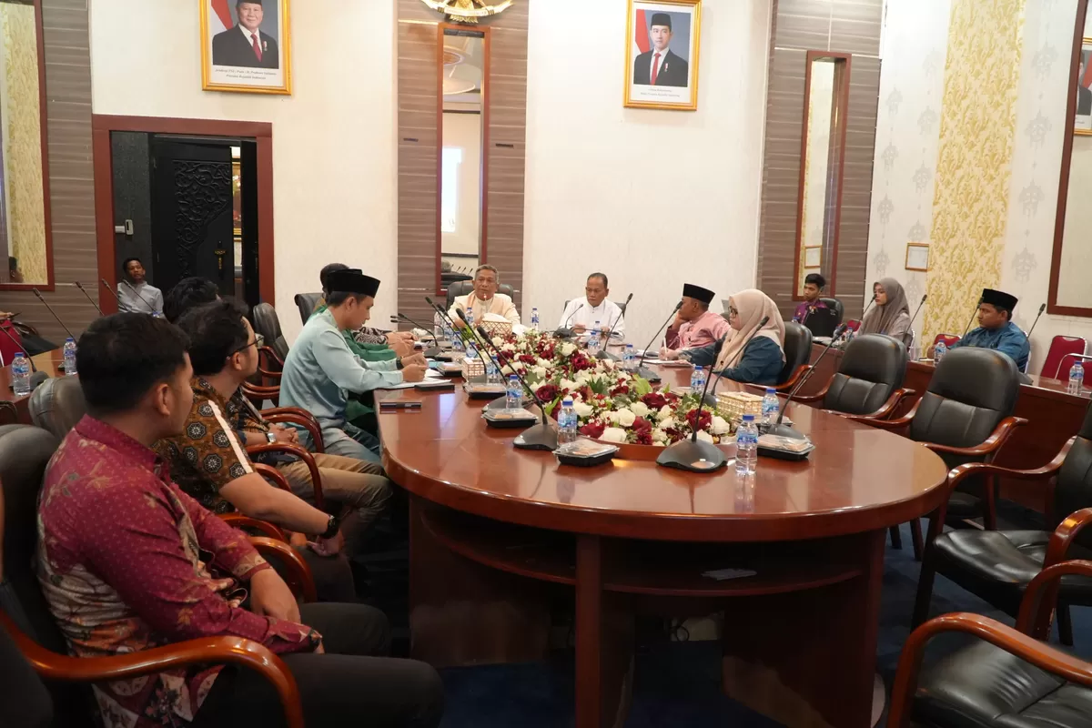 Foto Rapat Tentang Rencana Bandara Tuanku Tambusai Rohul Buka Rute Penerbangan ke Kualanamu Medan, Bupati Anton Instruksikan Untuk Market Survey (Diskominfo Rohul )