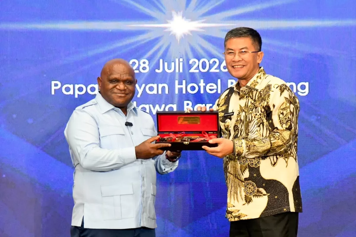 Menteri HAM Natalius Pigai dan Wakil Gubernur Jawa Barat Erwan Setiawan