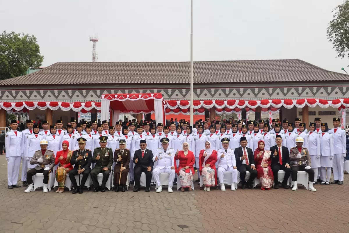 Sesi foto bersama seusai Upacara Peringatan HUT ke-81 RI (Istimewa)