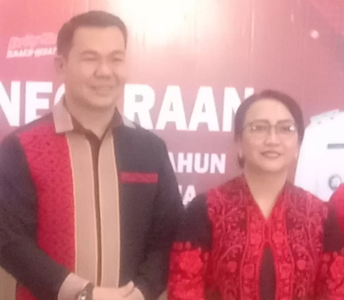 Bupati Kapuas Hulu Fransiskus Dian, bersama istrinya Angeline Fremalco (Istimewa)