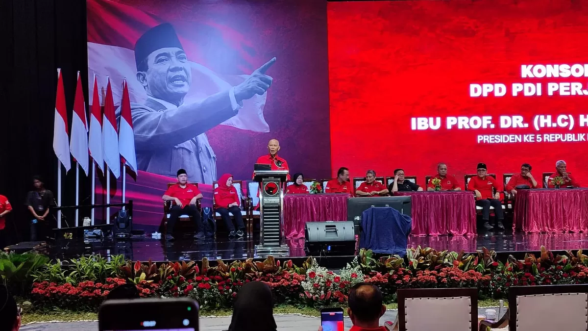 Caption foto Ketua DPD PDIP Jatim Said Abdullah menargetkan partainya memiliki Gubernur Jawa Timur. PDIP memperkuat konsolidasi dan pemetaan politik menuju Pemilu 2029.