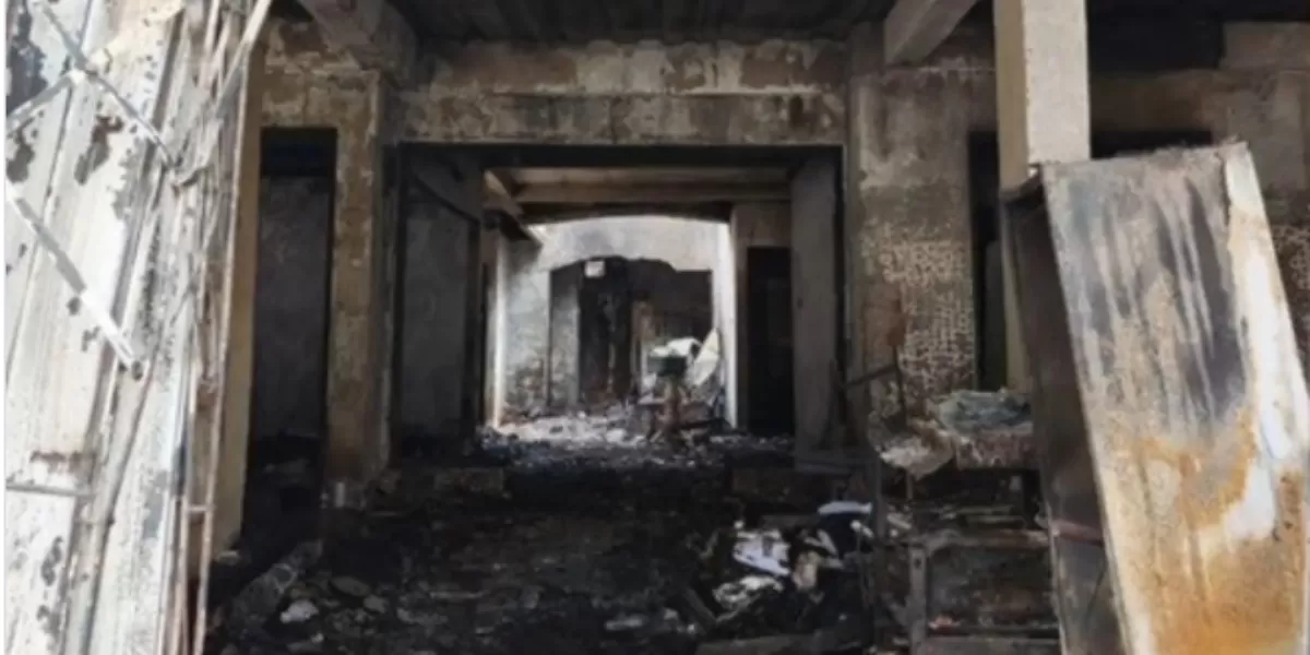 Menyoroti penuturan korban yang selamat dari insiden kebakaran besar yang melanda bangunan kos di kawasan Tebet, Jakarta Selatan. (Instagram.com/@aldi_akbar98)