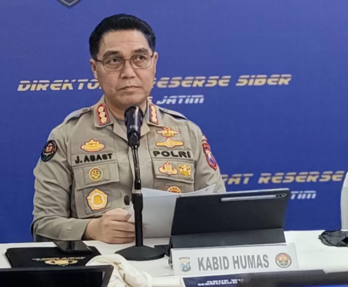 Caption foto: Polda Jatim meminta orang tua meningkatkan pengawasan terhadap anak agar tidak mudah terprovokasi ajakan di media sosial yang berpotensi berujung kericuhan.