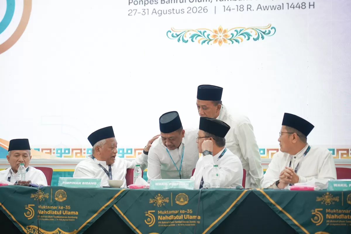 Suasana Sidang pleno di Muktamar ke-35 Nahdlatul Ulama di Jombang, Jawa Timur