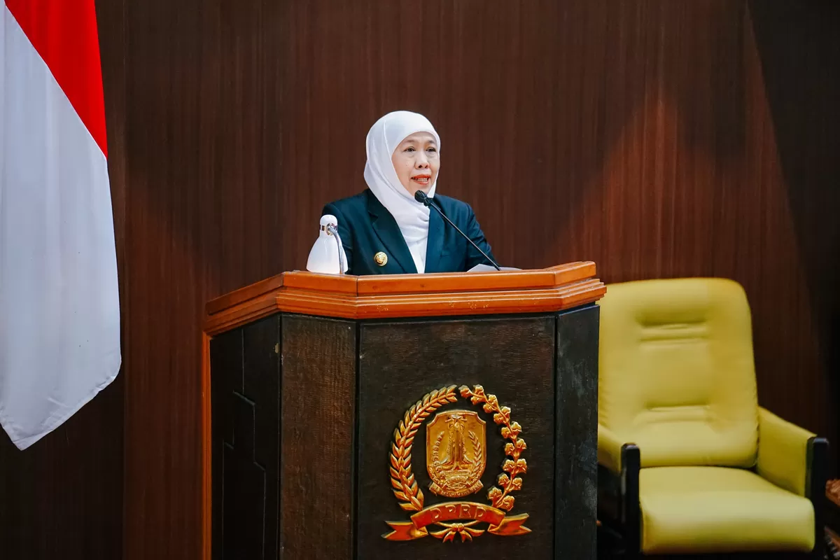 Caption foto: Pemprov Jatim membebaskan pajak Rp965 juta selama Agustus 2026. Sebanyak 461.521 objek pajak memanfaatkan keringanan, sementara penerimaan PKB mencapai Rp214,3 miliar.