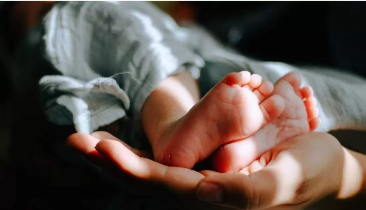 Foto ilustrasi: Penangkapan terduga pelaku kasus penemuan mayat bayi di Bandungan, Semarang, Jawa Tengah. (Unsplash/Omar Lopez)