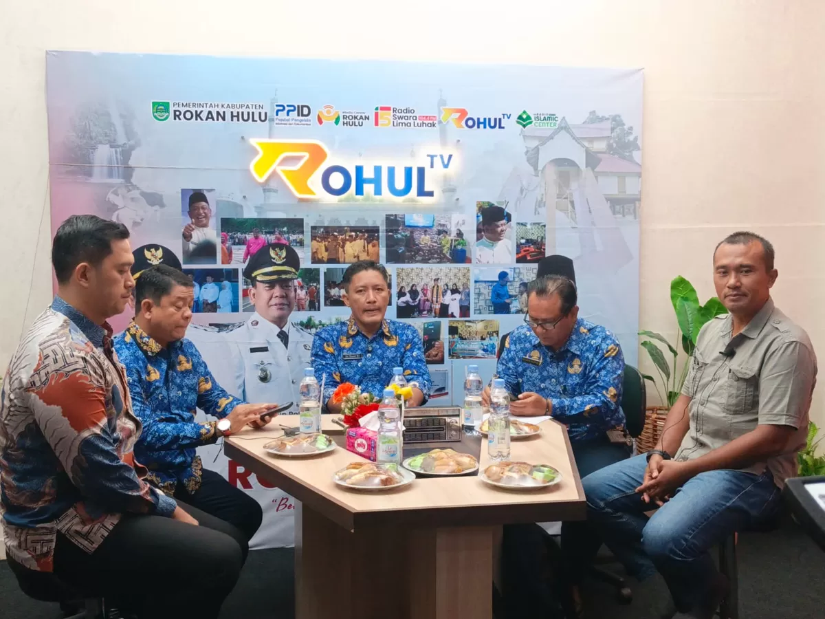 Foto Dihadiri Wabup, Kadisnakbun Rokan Hulu Paparkan Sektor Perkebunan dan Peternakan Peningkatan Ekomoni Masyarakat  (Diskominfo Rohul )