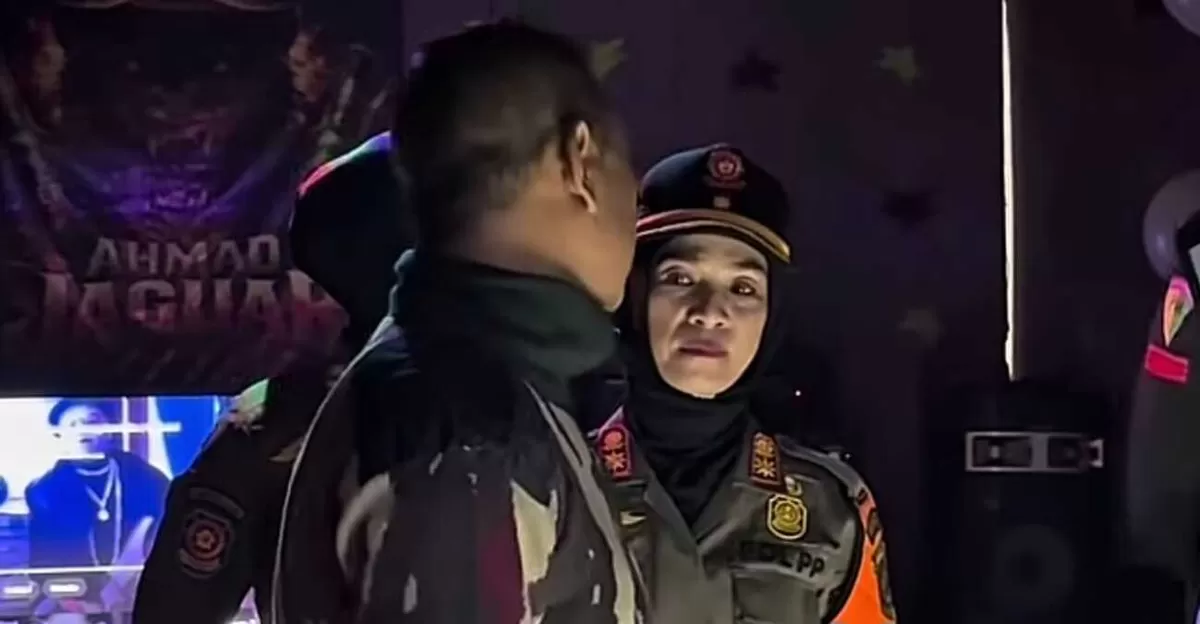 Viral oknum TNI dan Kasatpol PP Samarinda, Anis Siswantini bersitegang saat penertiban sebuah kafe. (Instagram.com/@kawanku.co)