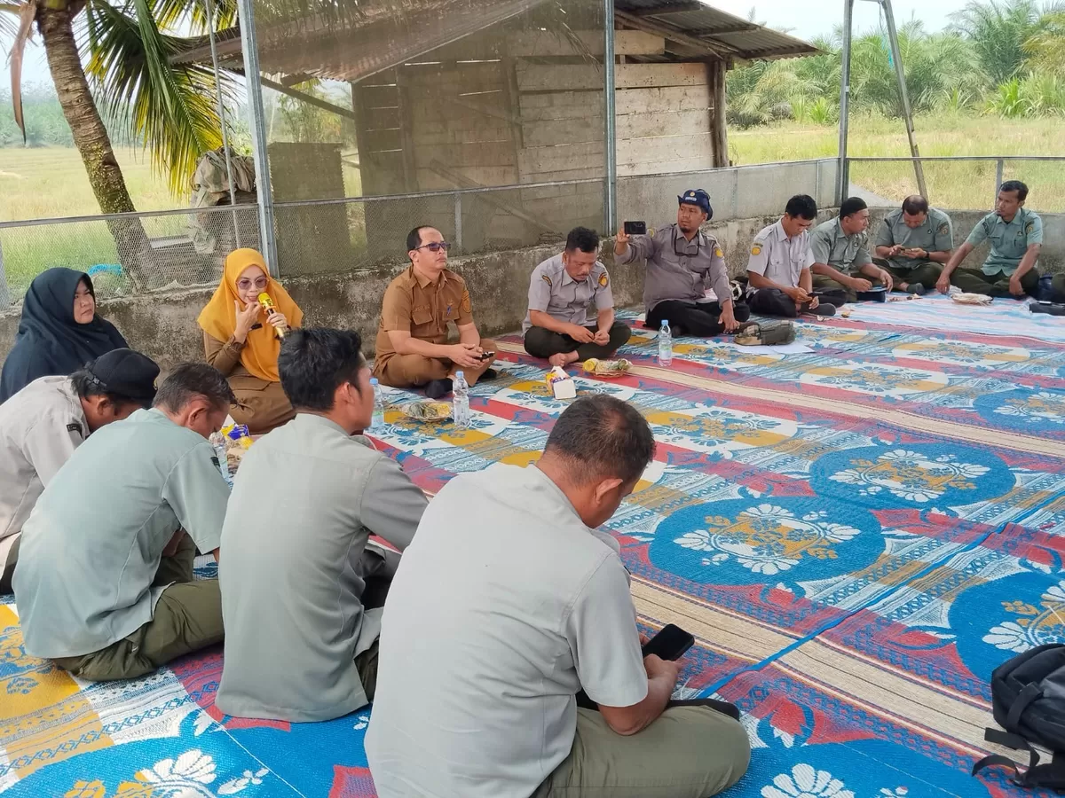 Foto Plt Kadis Tanaman Pangan dan Hortikultura Rokan Hulu Kumpulkan 123 Penyuluh Tekankan Pendampingan e-RDKK Pupuk Bersubsidi Tahun 2027 (NAWACITAPOST.COM)