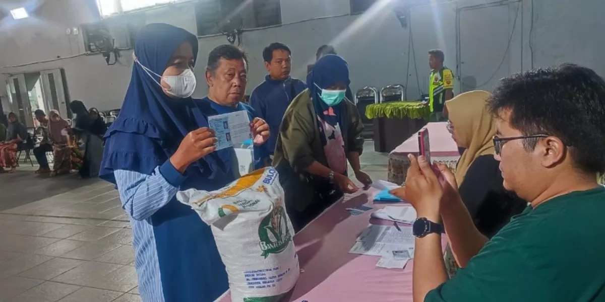 Menyoroti sistem desil yang berpengaruh pada penyaluran bantuan sosial (bansos) bagi masyarakat kecil di Tanah Air. Berikut ulasannya. (malangkota.go.id)