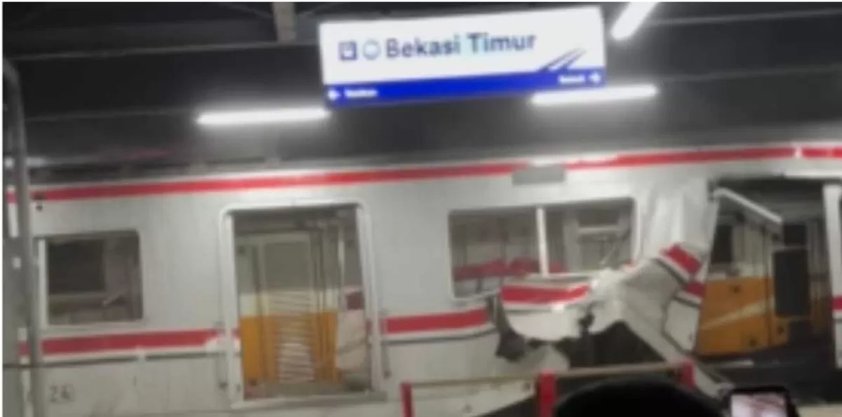 Penetapan tersangka insiden KA Argo Bromo Anggrek menabrak KRL di Stasiun Bekasi pada April lalu. (Instagram.com/@ociedtiar)