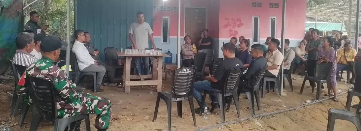 Personel Ditpam BP Batam bersama unsur Babinsa, Bhabinkamtibmas, dan Trantib Kecamatan menggelar dialog persuasif dengan warga di kawasan Teluk Bakau, Batu Besar, Nongsa, Batam, Selasa (29/9/2026). (Bazo Nawacita)