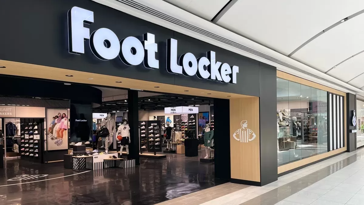 Gerai Foot Locker. Di Indonesia, jaringan ritel ini berada di bawah Grup MAP. (Foot Locker, Inc.)