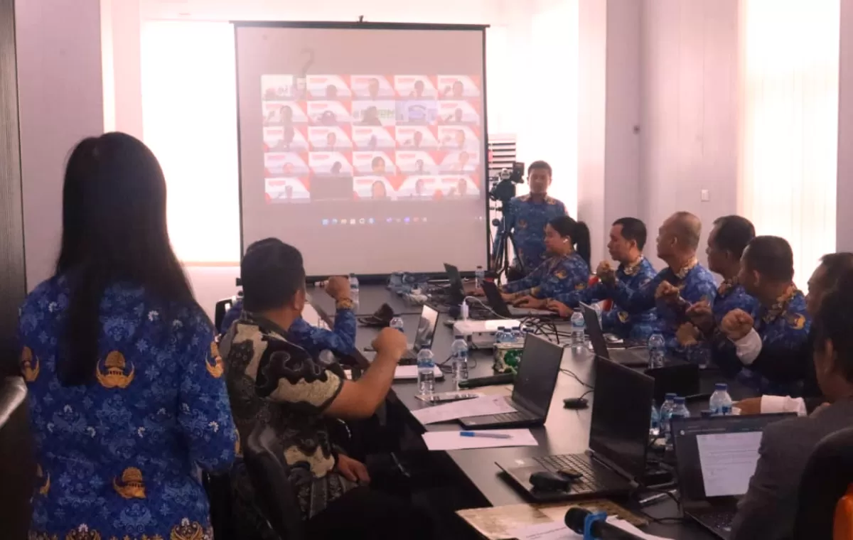Pelaksanaan Latsar CPNS Kab. Nias Barat secara virtual. Sejumlah peserta dan jajaran Pemkab Nias Barat mengikuti pembukaan Latsar yang difasilitasi BPSDM Provinsi Sumatera Utara, Kamis (1/10/2026).