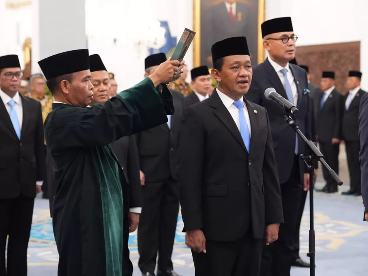 Presiden Prabowo Subianto melantik 18 pejabat dalam reshuffle terbaru Kabinet Merah Putih di Istana Negara. (Instagram.com/ Sekretariat Negara)