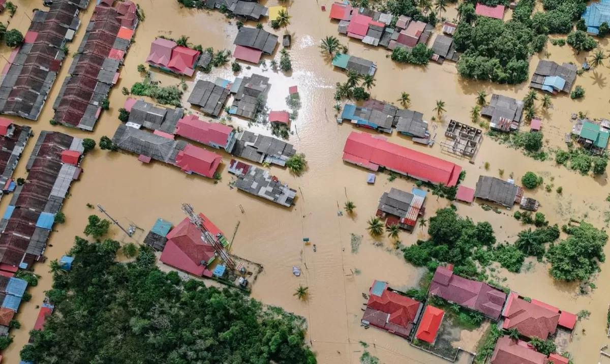 Foto Ilustarasi: Warga terdampak banjir bandang di Kabupaten Solok masih membutuhkan bantuan dan penanganan setelah bencana menerjang wilayah tersebut. (Freepik)