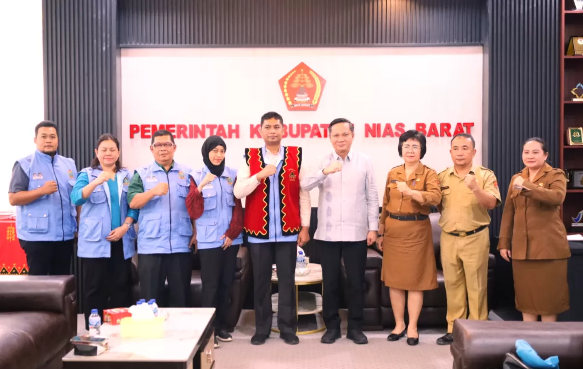 Bupati Nias Barat Dr. Eliyunus Waruwu bersama Tim Verifikasi dan Validasi Lapangan Program Kampung Kreatif Sumut Berkah 2026 usai pemaparan kesiapan dan potensi daerah