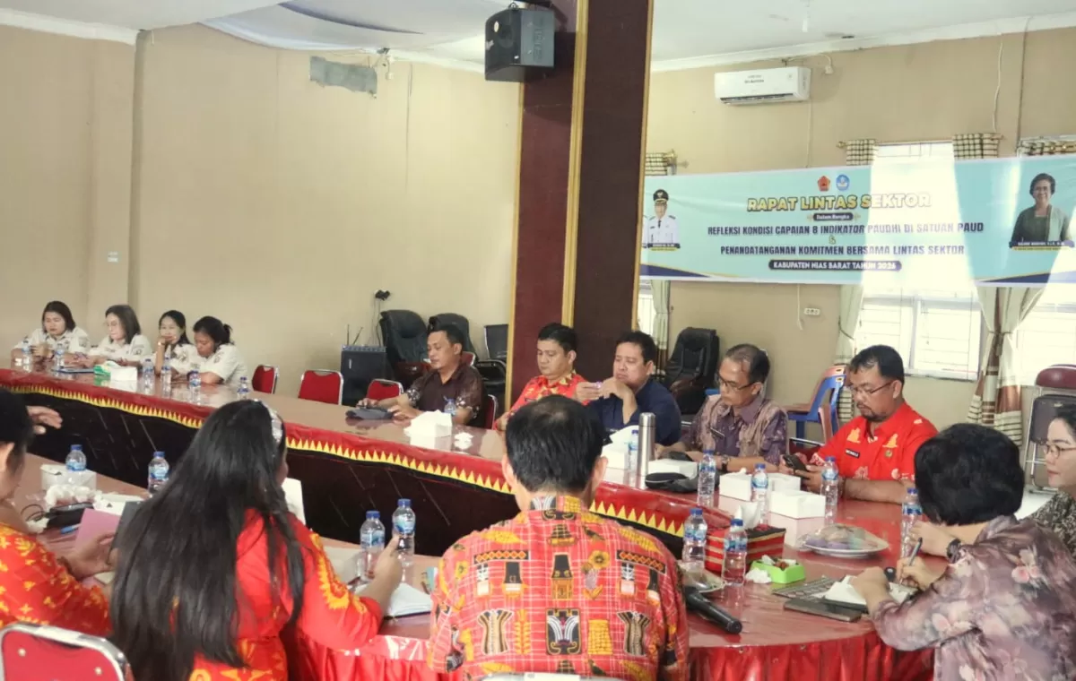 Pemkab Nias Barat menggelar rapat koordinasi Gugus Tugas PAUDHI dan evaluasi delapan indikator kinerja di Ruang AFO Bappelitbangda, Kamis (8/10/2026)