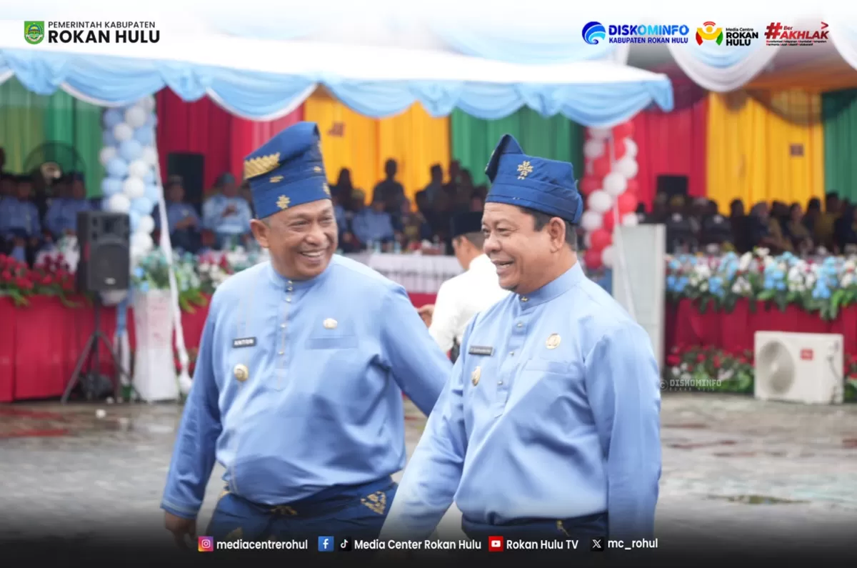 Foto Bupati Anton dan Wakil Bupati Syafaruddin Poti pada HUT Kabupaten Rokan Hulu ke 27 Tahun 2026.  (Diskominfo Rohul )