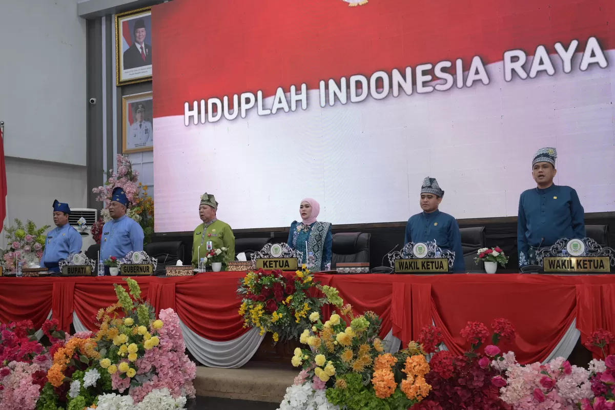 Foto Bupati, Wabup dan Pimpinan DPRD Rokan Hulu  (NAWACITAPOST.COM)