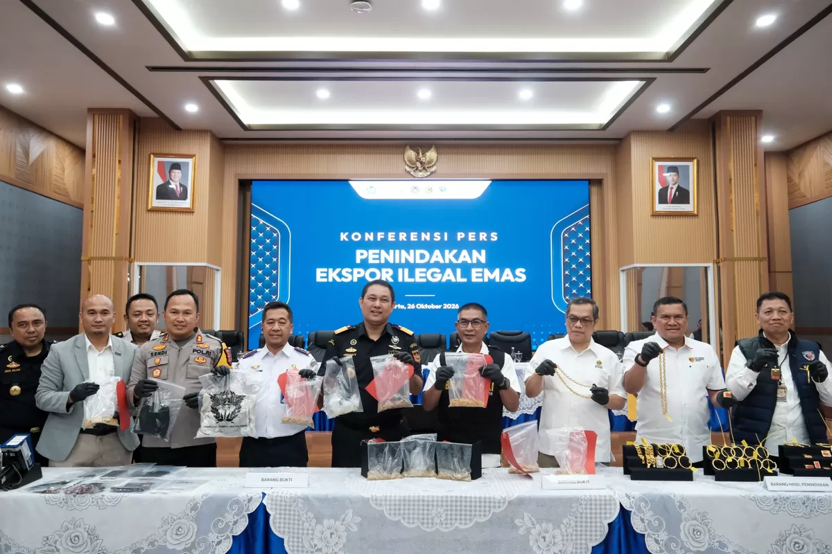 Konferensi Pers Penindakan Ekspor Ilegal Emas