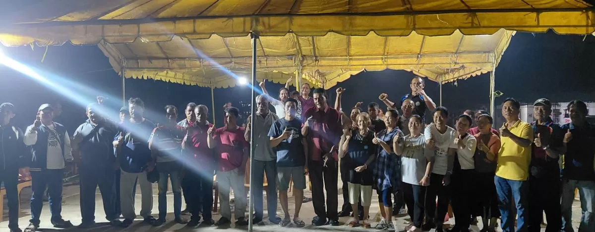 Sekretaris Komisi III DPRD Kota Batam, Walfentius Tindaon, A.Md. bersama Masyarakat Teluk Bakau, pada acara syukuran di lapangan voli warga