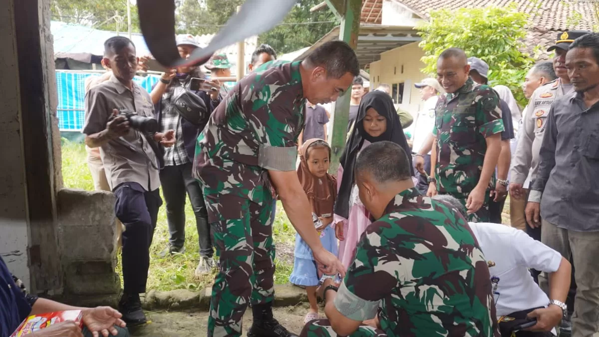 TNI Perkuat Kemanunggalan dengan Rakyat Melalui Pembangunan Jembatan ...