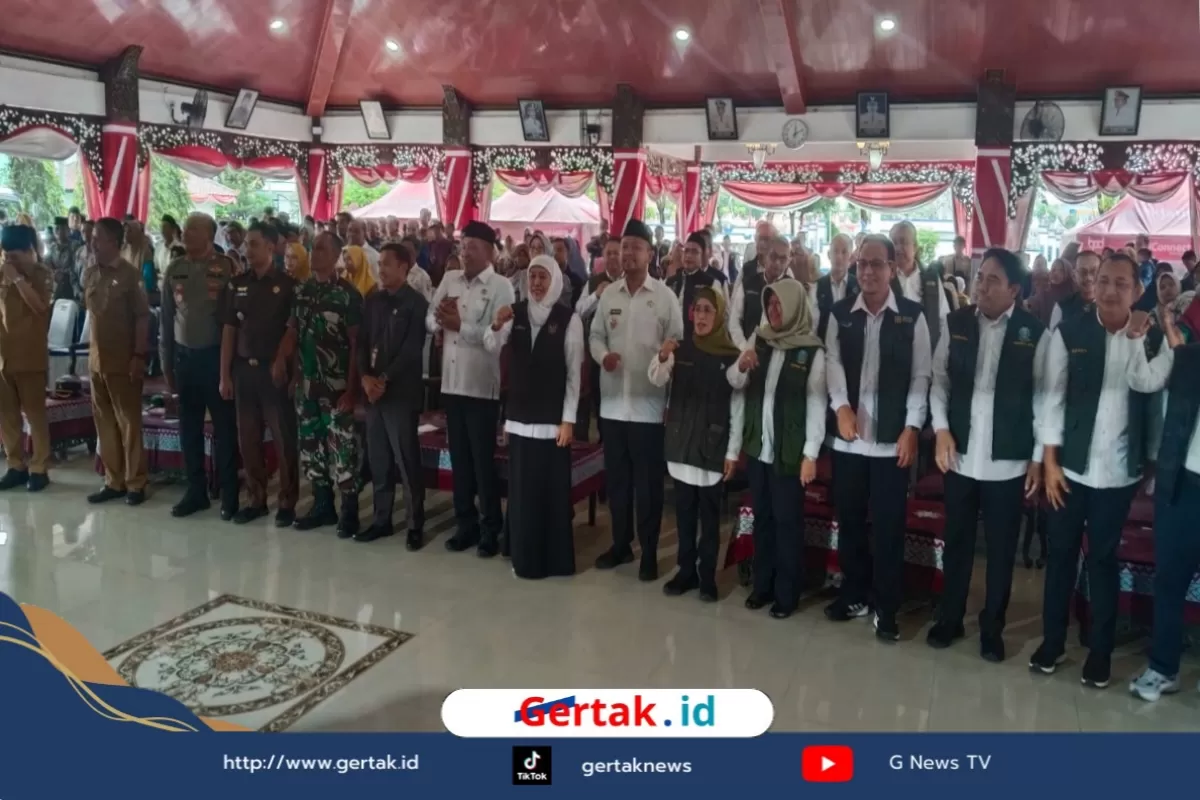 Kunjungi Sampang, Gubernur Jatim: Sapa Bansos dan Tali-asih bagi Pilar Kesejahteraan Sosial  
