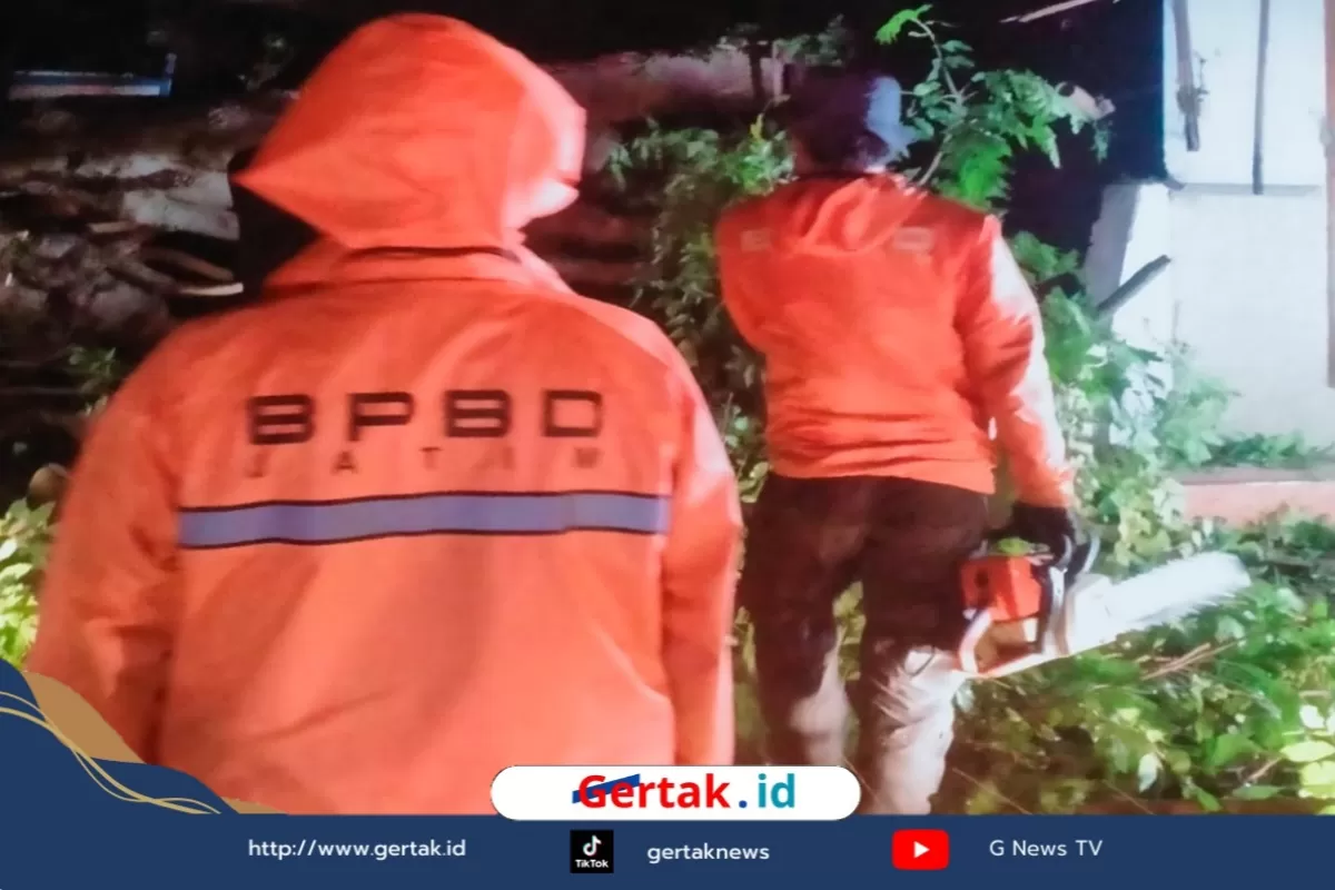 Angin Kencang Terjang Camplong Sampang, Seorang Warga Tewas Tertimpa Dapur dan Puluhan Rumah Rusak  