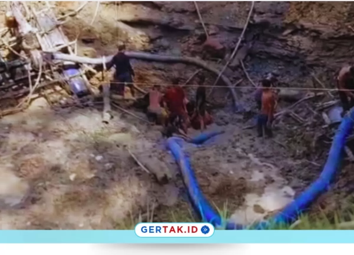 Aktivitas Tambang Emas Rakyat di Desa Bugang Berujung Longsor, Warga Lakukan Pencarian Mandiri./Dok.Alex