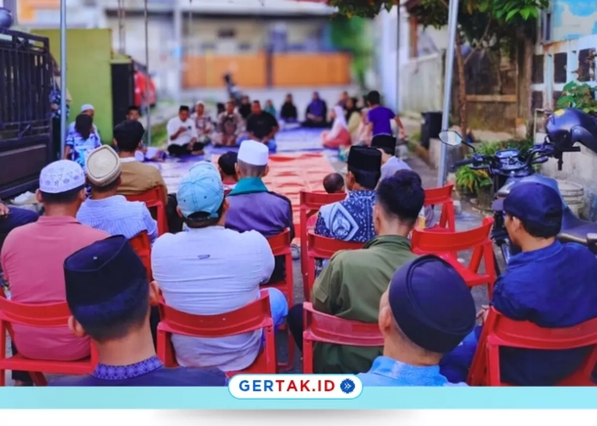 Suasana Khidmat Tahlilan 7 Hari Dani Saeputra, Sahabat dan Jurnalis Panjatkan Doa Bersama./Dok.Gertak.id