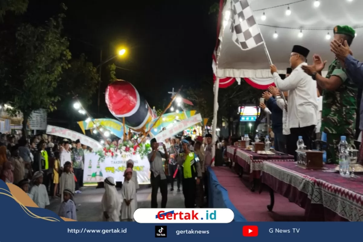 Pawai Takbir Keliling, Ribuan Warga Sampang Tumpah Ruah Ikuti Pawai Malam Kemenangan  